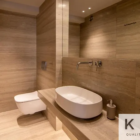 Seaside Ground Floor Elegant In Fiskardo! 20 Steps From Zavalata Beach! Apartament