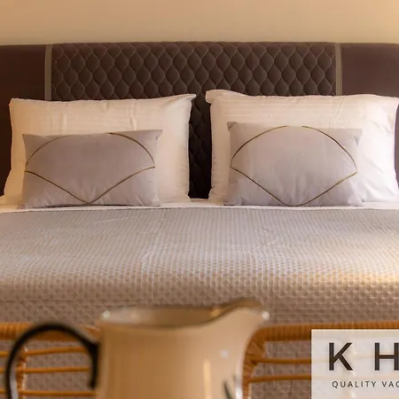 Apartament Seaside Ground Floor Elegant In Fiskardo! 20 Steps From Zavalata Beach! *