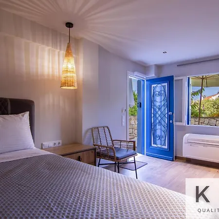 Seaside Ground Floor Elegant In Fiskardo! 20 Steps From Zavalata Beach! Fiskardo