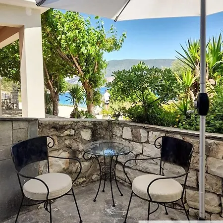 Lejlighed Seaside Ground Floor Elegant In Fiskardo! 20 Steps From Zavalata Beach! *